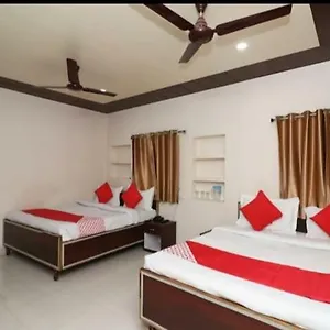 https://hotel-r-d-palace.hotels-varanasi.com